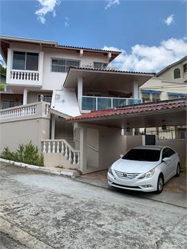 Casa en Venta Unifamiliar de Dos Niveles en Comunidad Cerrada, Panama, Linda Vista 